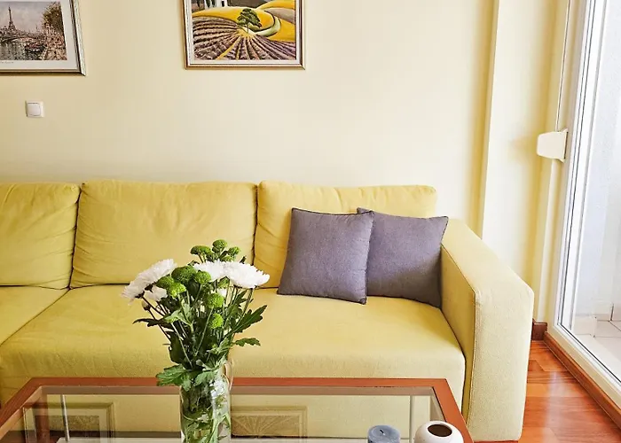 Mirna, 2-bedroom Apartment, Overlooking The Appartamento *