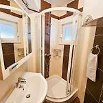 Mirna, 2-bedroom Apartment, Overlooking The 아파트 마카르스카