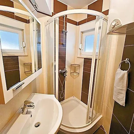 Mirna, 2-bedroom Apartment, Overlooking The Makarska