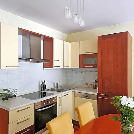 Apartment Mirna, 2-bedroom Apartment, Overlooking The Makarska