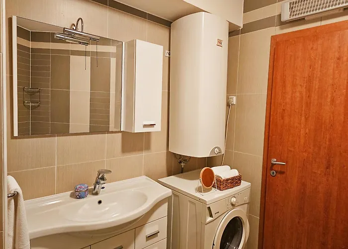 Mirna, 2-bedroom Apartment, Overlooking The Makarská