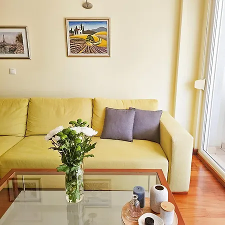 Mirna, 2-bedroom Apartment, Overlooking The Lägenhet *